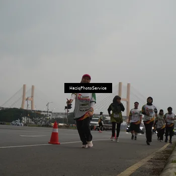 Runner Photo 7735094
