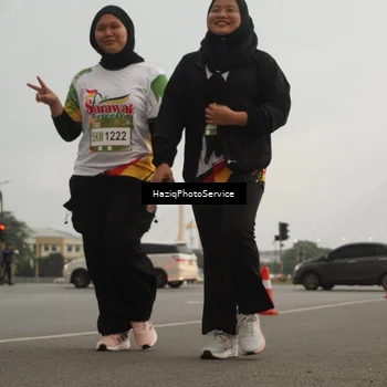 Runner Photo 7735099