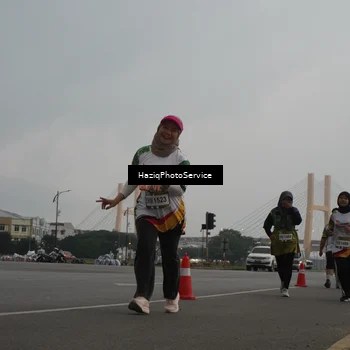 Runner Photo 7735106