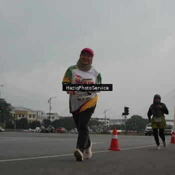 Runner Photo 7735114