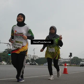 Runner Photo 7735124