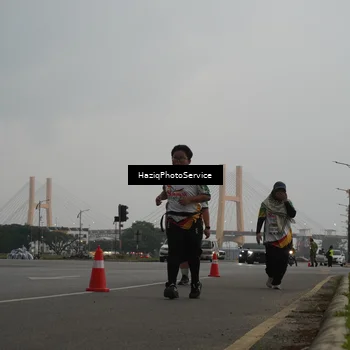 Runner Photo 7735137