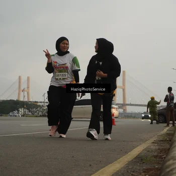 Runner Photo 7735158