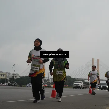 Runner Photo 7735160