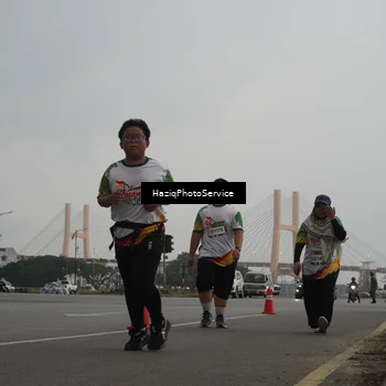 Runner Photo 7735175