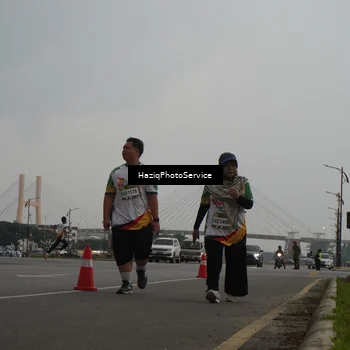 Runner Photo 7735176