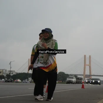 Runner Photo 7735184