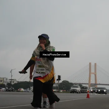 Runner Photo 7735189
