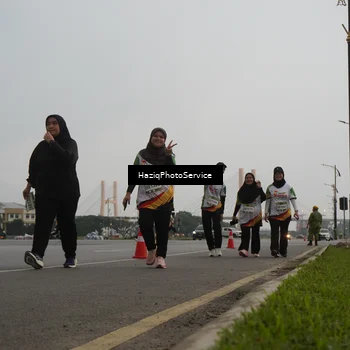 Runner Photo 7735192