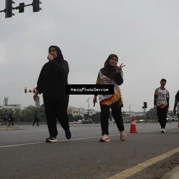 Runner Photo 7735210