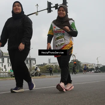 Runner Photo 7735211