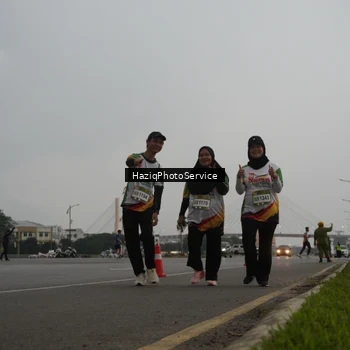 Runner Photo 7735213