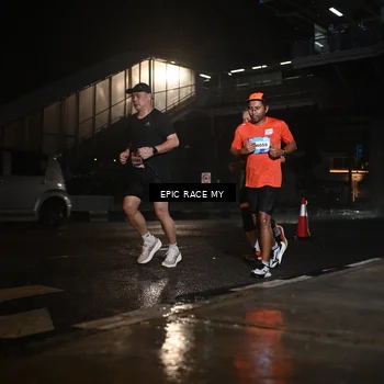 Runner Photo 7735240
