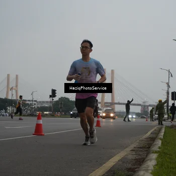Runner Photo 7735249