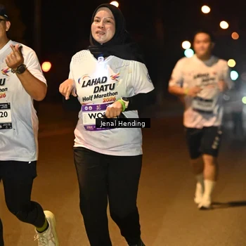 Runner Photo 7735252