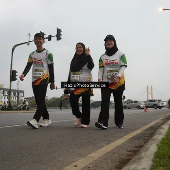 Runner Photo 7735254