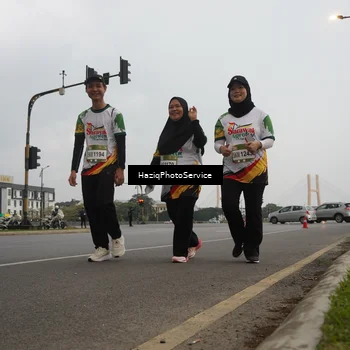 Runner Photo 7735275