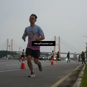 Runner Photo 7735277
