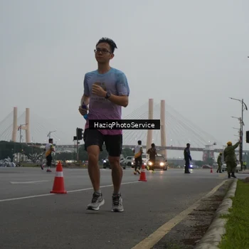 Runner Photo 7735299