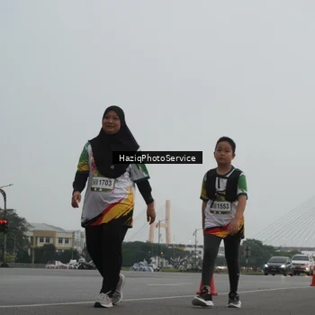 Runner Photo 7735300