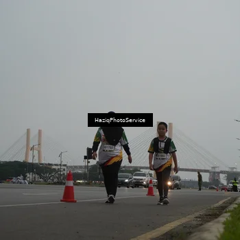 Runner Photo 7735321