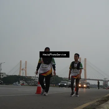 Runner Photo 7735354