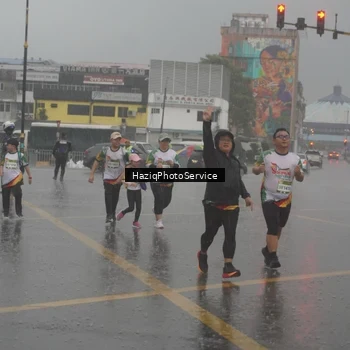Runner Photo 7735420