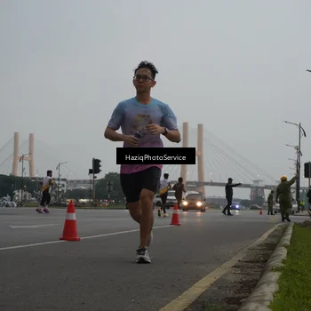 Runner Photo 7735433
