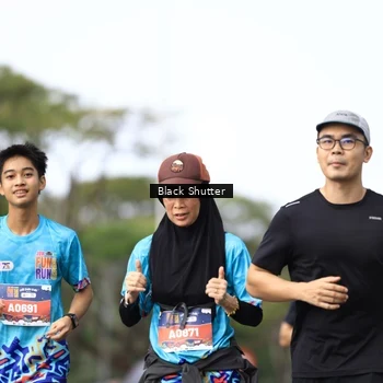 Runner Photo 7735453
