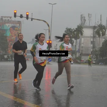 Runner Photo 7735649