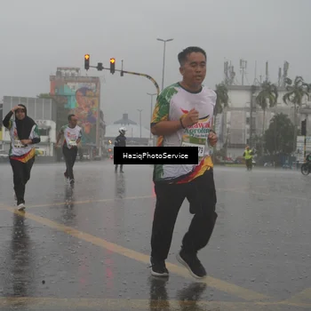 Runner Photo 7735758
