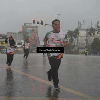 Runner Photo 7735773