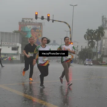 Runner Photo 7735872