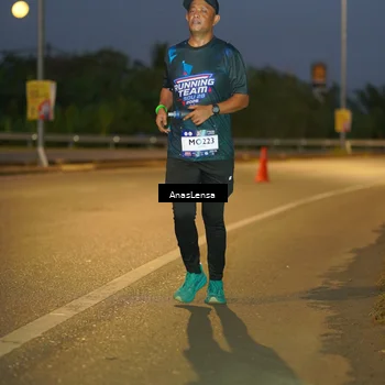 Runner Photo 7736001