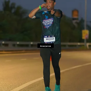 Runner Photo 7736012