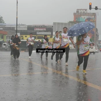 Runner Photo 7736066