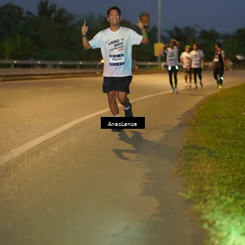 Runner Photo 7736106
