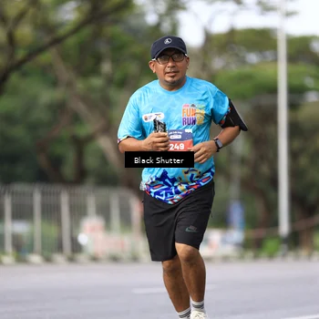 Runner Photo 7736115