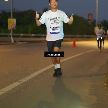 Runner Photo 7736121