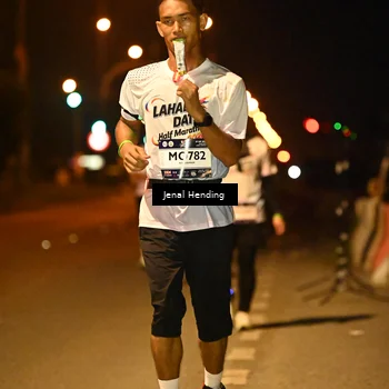 Runner Photo 7736191