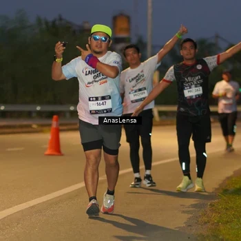 Runner Photo 7736301