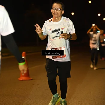 Runner Photo 7736356