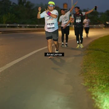 Runner Photo 7736362