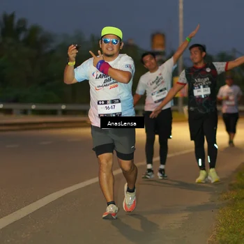 Runner Photo 7736364