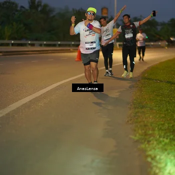 Runner Photo 7736365