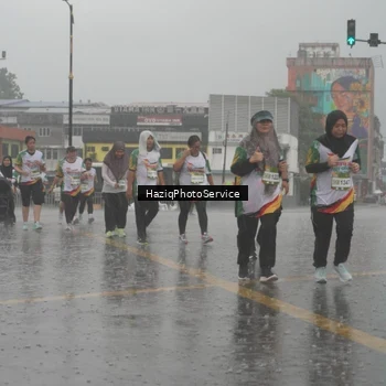 Runner Photo 7736375