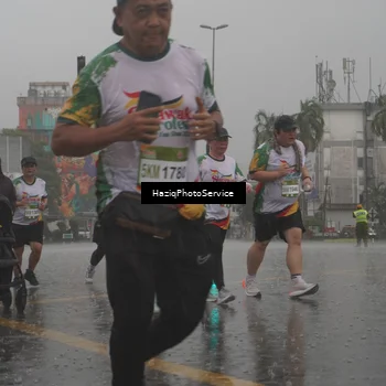 Runner Photo 7736408