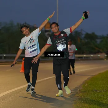 Runner Photo 7736425