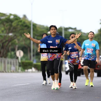 Runner Photo 7736438