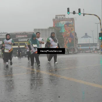 Runner Photo 7736442